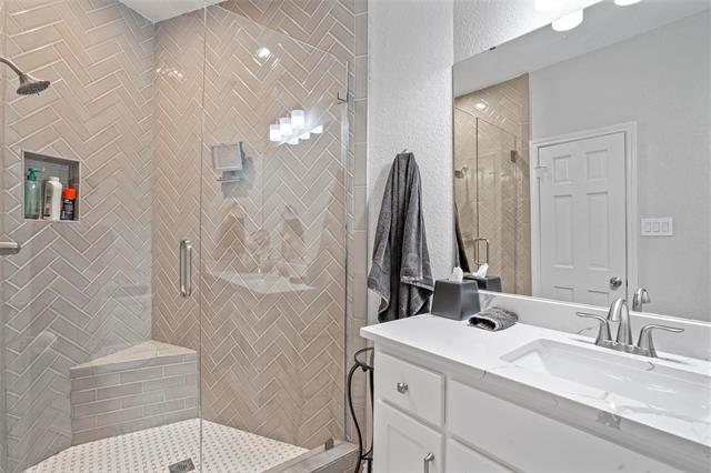Building Photo - 4301 Bellaire Dr S