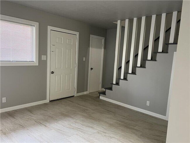 Building Photo - 4079 Pine Valley Rd