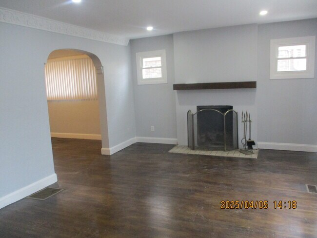 Building Photo - 17573 Monica St
