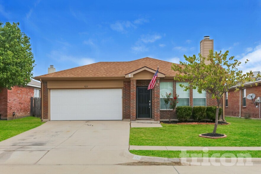 Primary Photo - 925 Buffalo Springs Dr