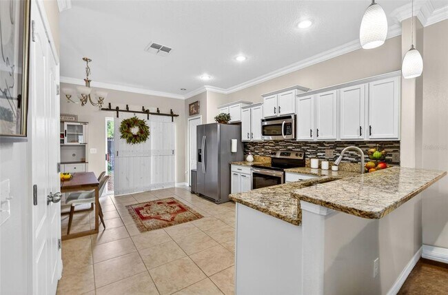 Building Photo - 2713 Lantern Hill Ave