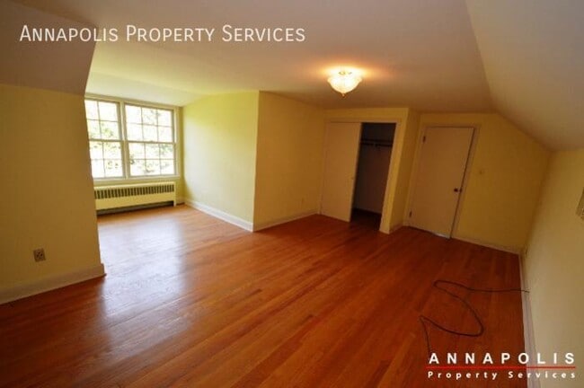 Building Photo - 208 Avondale Cir