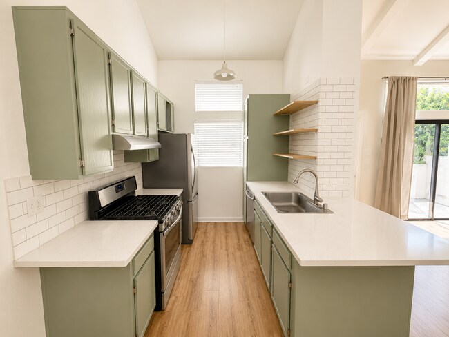 Building Photo - 3744 Arnold Ave