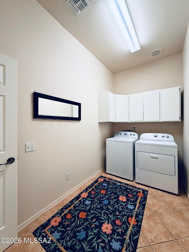 Building Photo - 13009 N Desert Flora Ln