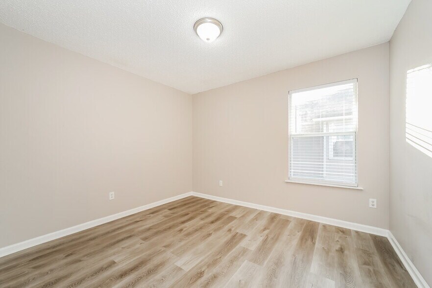 Building Photo - 9792 Chirping Way