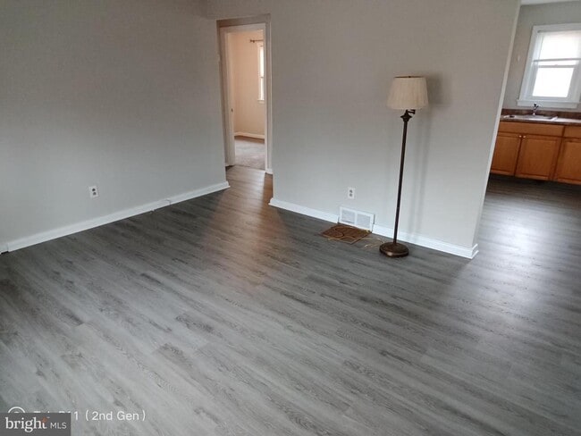 Building Photo - 16 N Orchard St