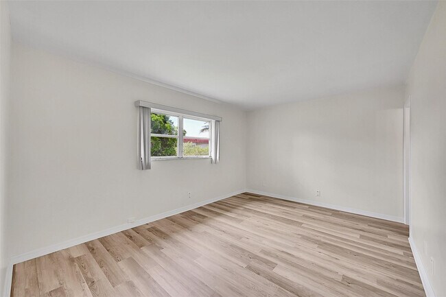 Building Photo - 23 Abbey Ln