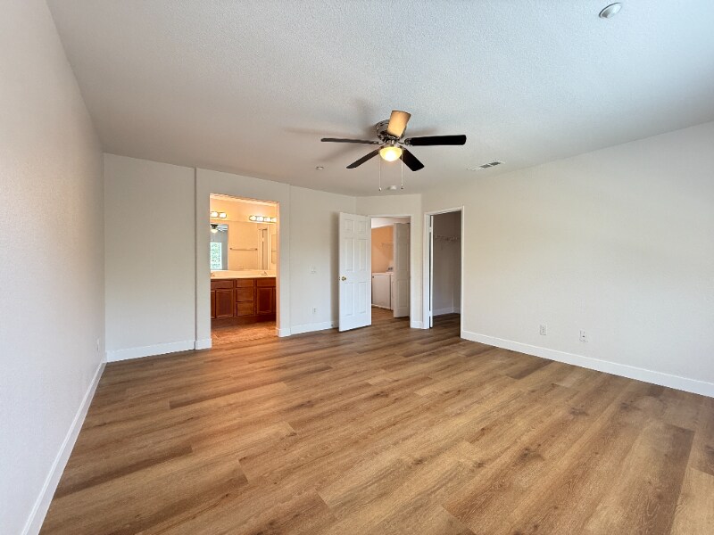 Building Photo - 25858 Iris Ave