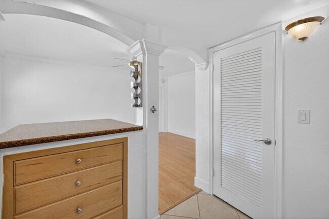 Building Photo - 901 NE 3rd St