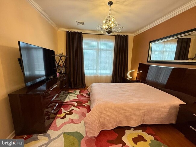 Building Photo - 266 Carson Terrace