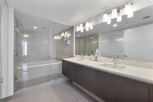 Building Photo - 6620 Indian Creek Dr