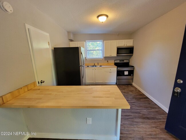 Building Photo - 3018 Pearce St