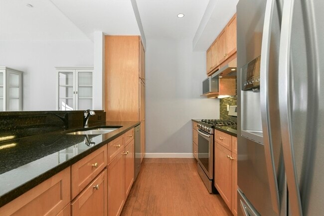 Building Photo - 185 High St