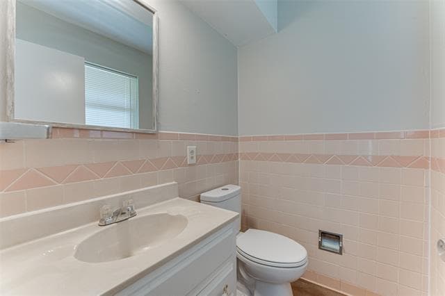 Building Photo - 1411 Skyline Dr