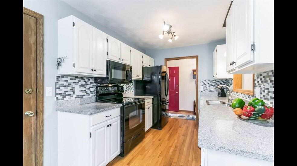Kitchen - 1037 Fountain Dr