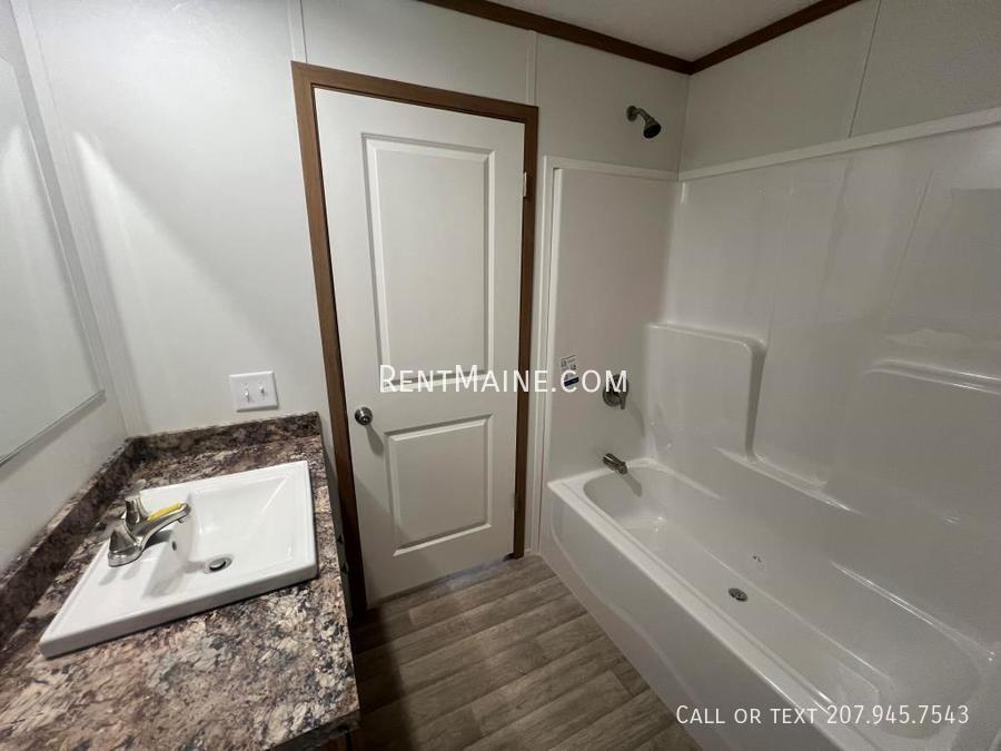 Building Photo - 135 Penney Ln