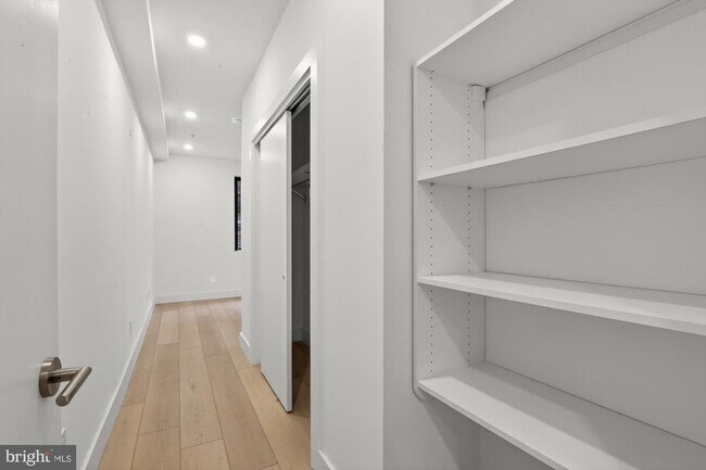 Building Photo - 2007 Cambridge St