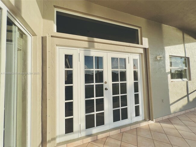 Building Photo - 968 Savannah Falls Dr