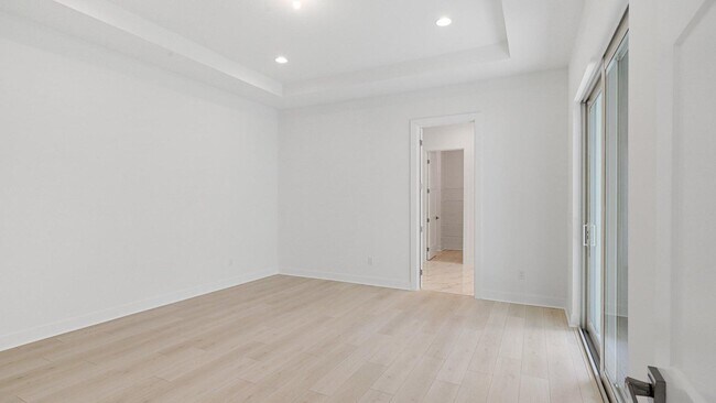 Building Photo - 13150 Alton Rd