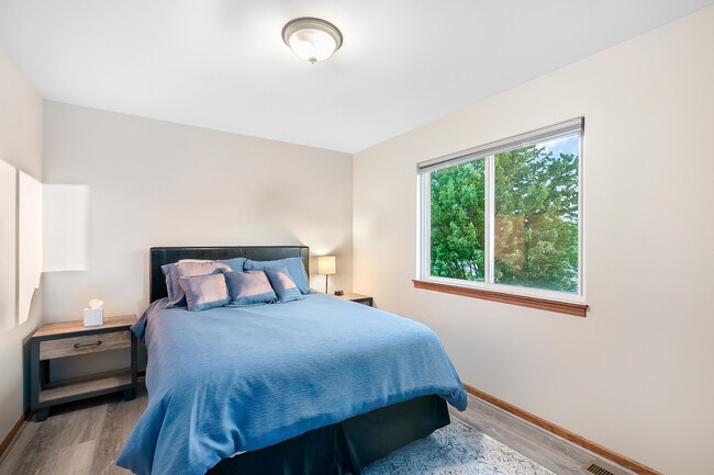 Building Photo - 1303 River Haven Trail