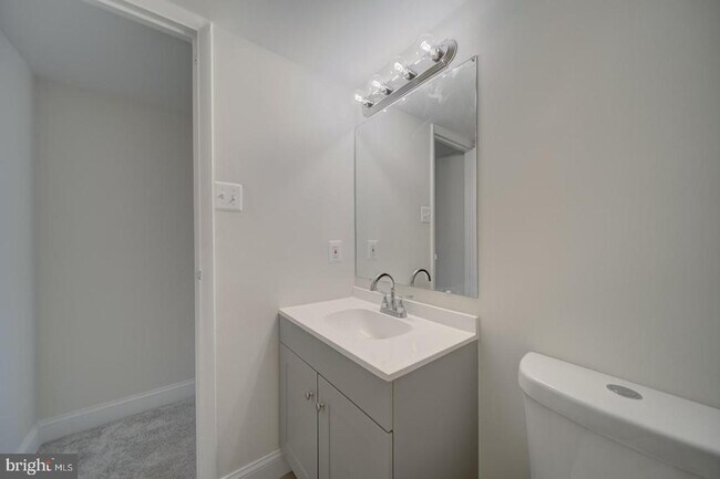 Building Photo - 515 N Armistead St