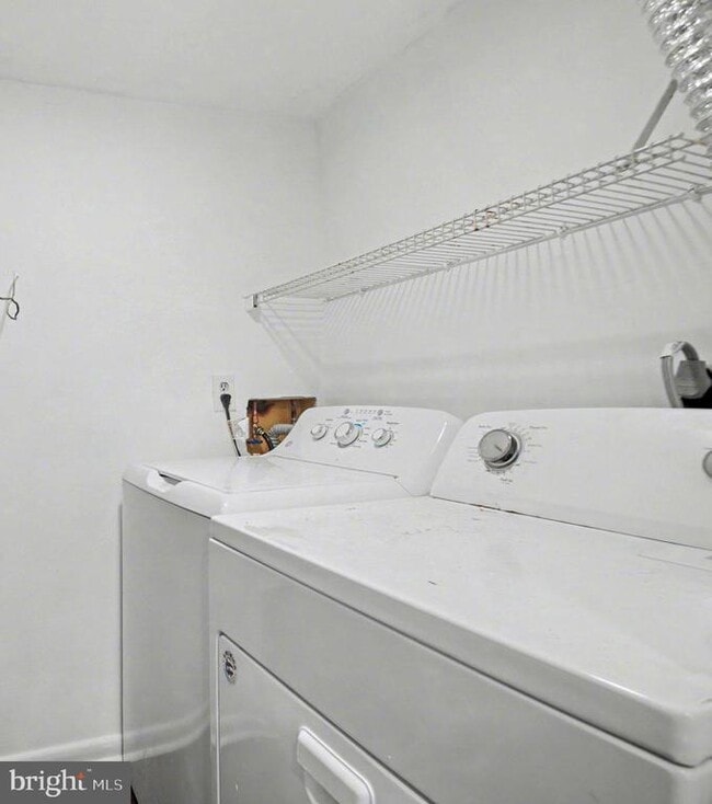 Building Photo - 14113 Morrison Ct