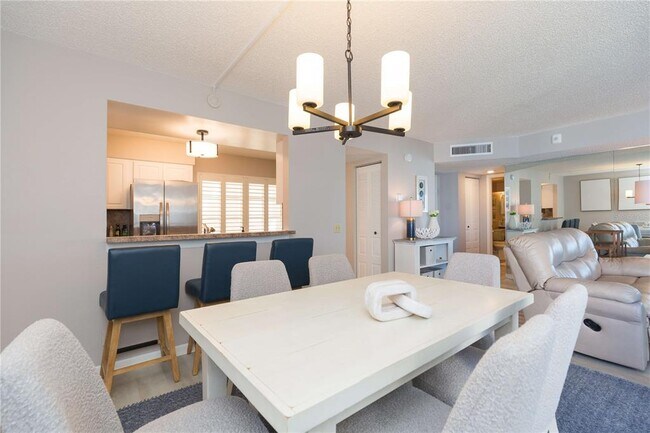 Building Photo - 5729 Del Sol Blvd