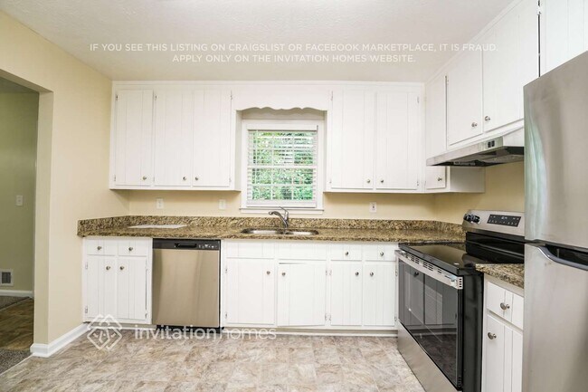 Building Photo - 452 Tower Pl