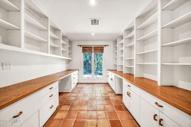 Building Photo - 4531 E Quartz Mountain Rd