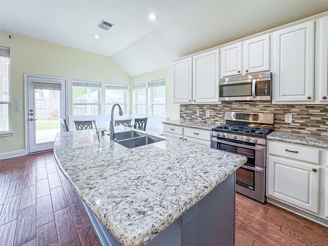 Building Photo - 3015 Gilford Ln