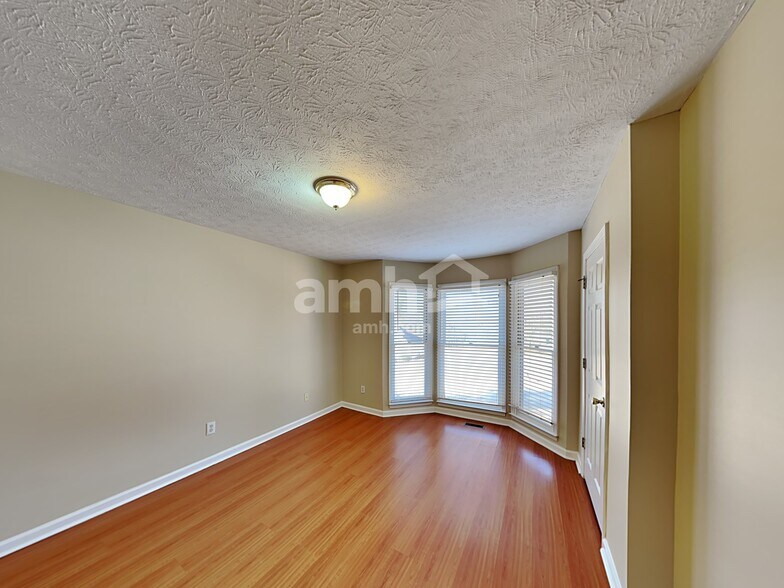 Building Photo - 76 Yellowstone Ln