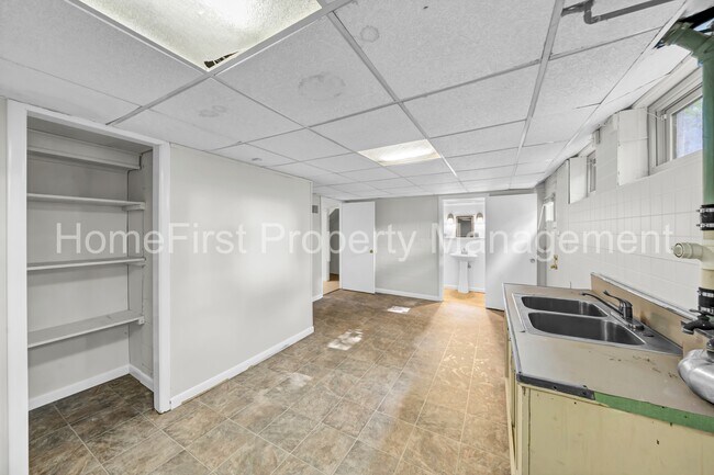 Building Photo - 118 Meadowlark Dr