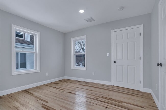 Building Photo - 73 Walnut St