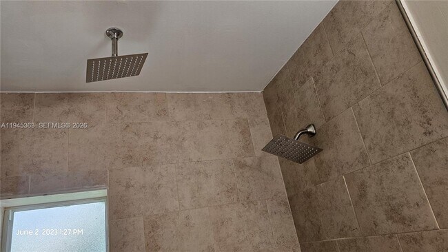 Building Photo - 626 S 28th Ave