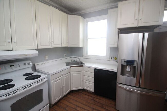 Building Photo - 3010 Guilford Ave