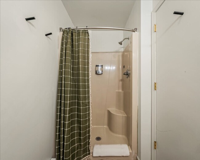 Building Photo - 109 Rising Sun Ct