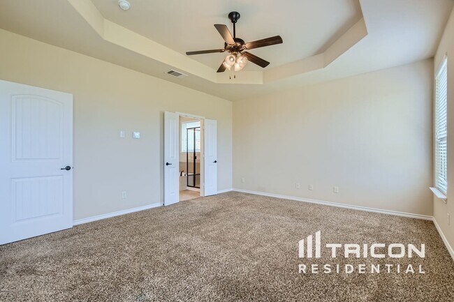 Building Photo - 1044 Lufkin Ln