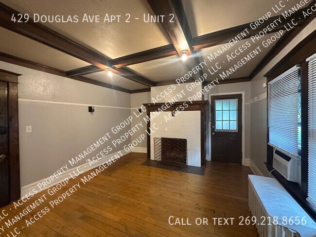 Building Photo - 429 Douglas Ave