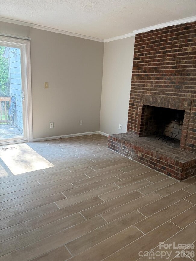Building Photo - 1708 Village Lake Dr