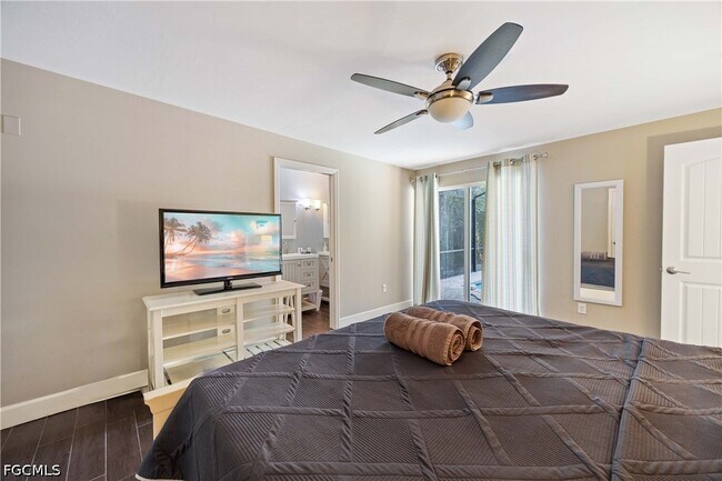 Building Photo - 856 104th Ave N