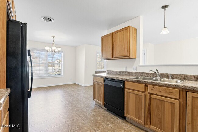 Building Photo - 2000 Curry Rd