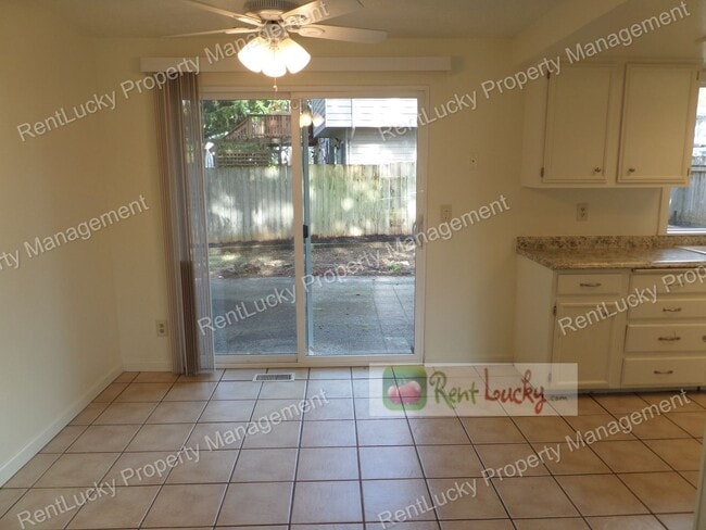 Building Photo - Adorable 3-Bedroom Home with Fenced Yard in Great Bothell Neighborhood!