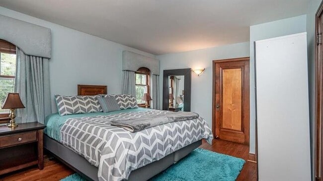 Building Photo - 1205 Miller Ave