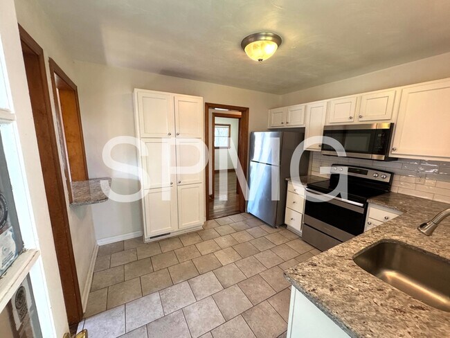 Building Photo - 1603 Alberta Dr