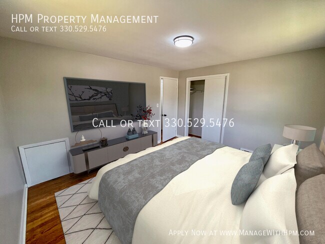 Building Photo - 885 S Green Rd