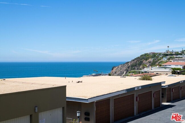 Building Photo - 18065 Coastline Dr