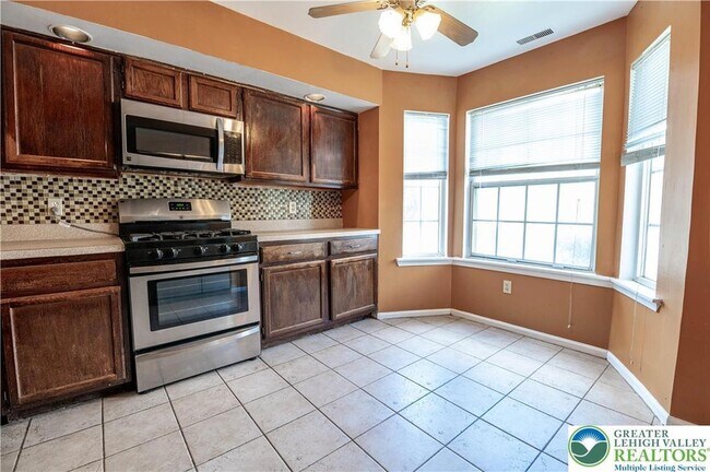 Building Photo - 109 Freedom Ct