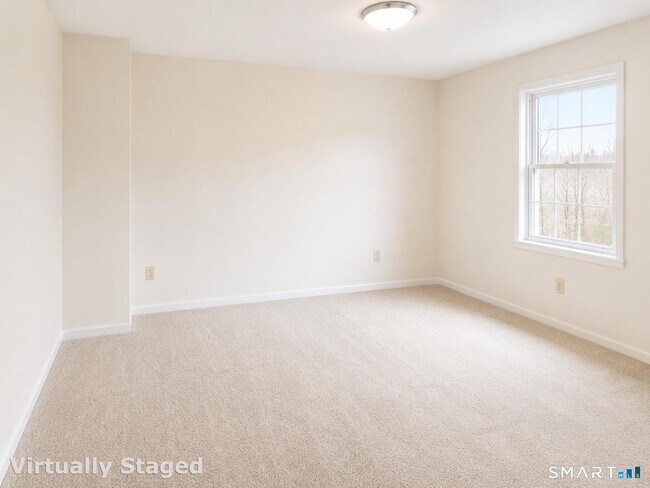 Building Photo - 39 Grand St