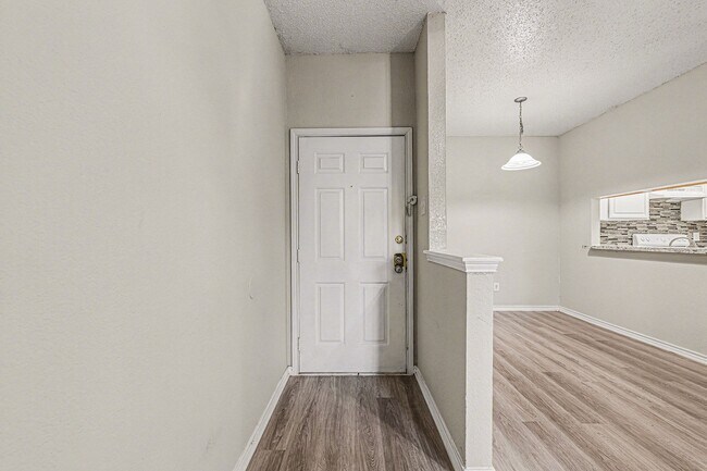 Building Photo - 3607 W Northgate Dr