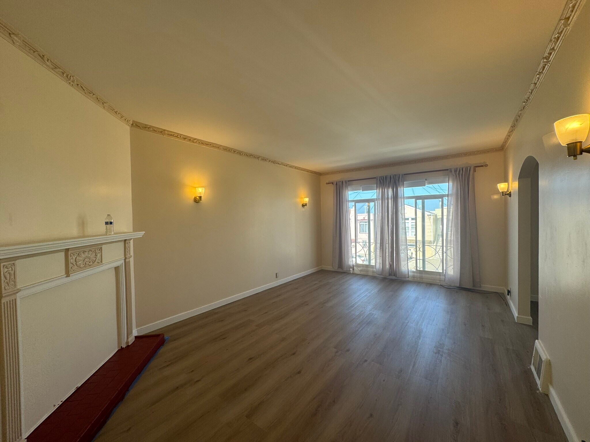 Spacious Living Room - 1606 39th Ave